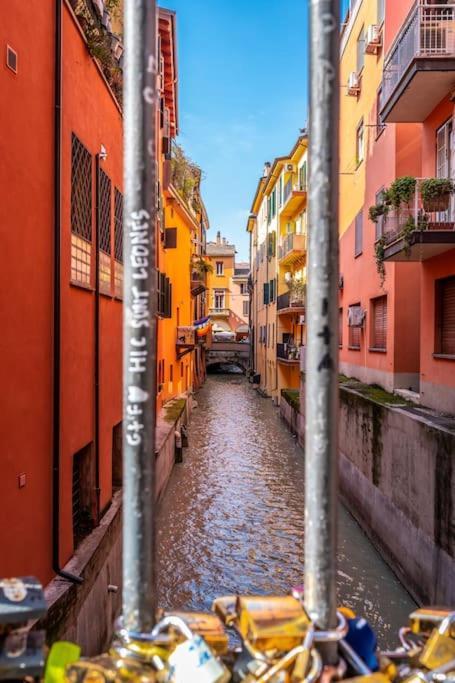 Sotto Le Due Torri 5* Leilighet Bologna Eksteriør bilde