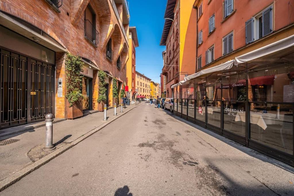 Sotto Le Due Torri 5* Leilighet Bologna Eksteriør bilde