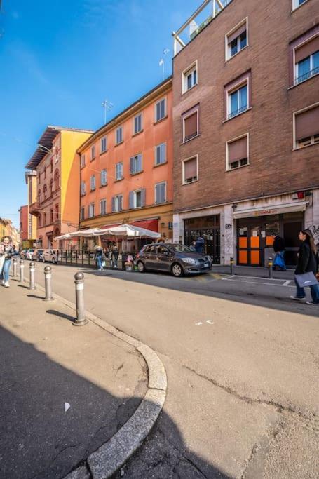 Sotto Le Due Torri 5* Leilighet Bologna Eksteriør bilde
